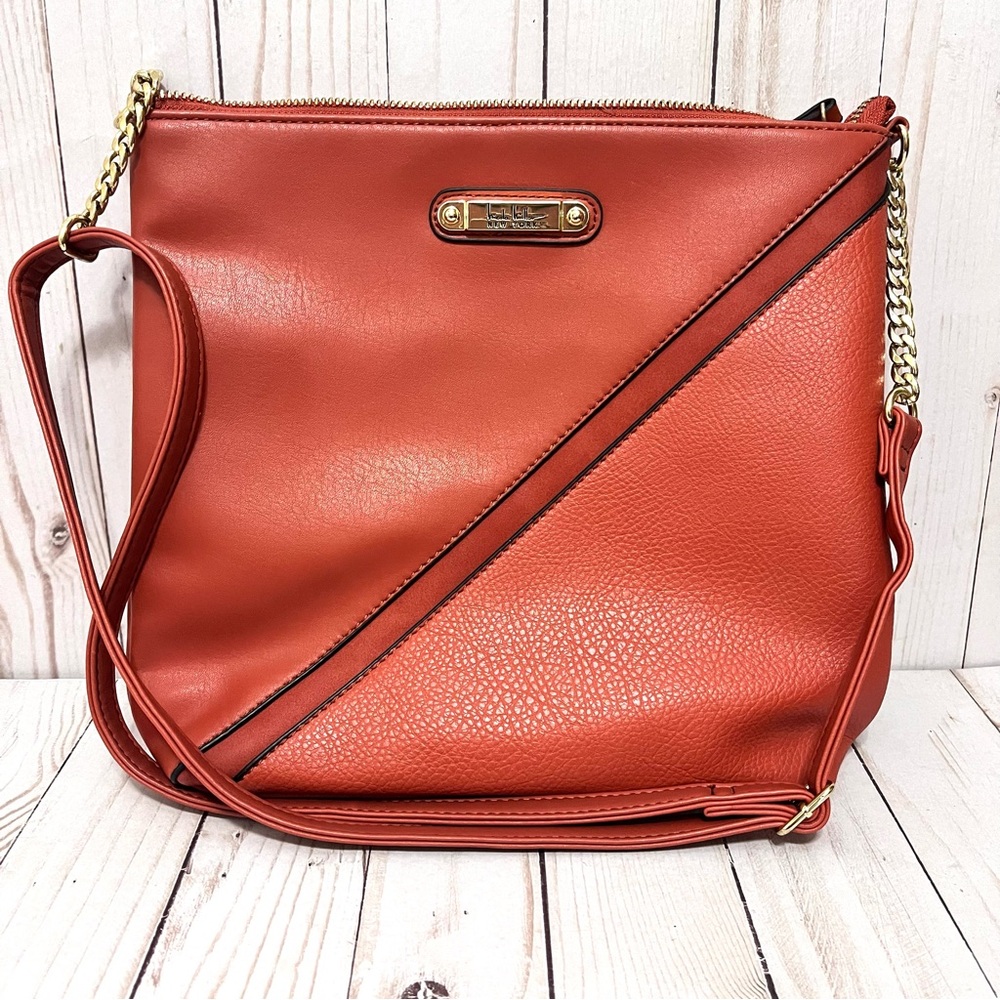 NWOT Nicole Miller Medium Size  Rust Crossbody Purse